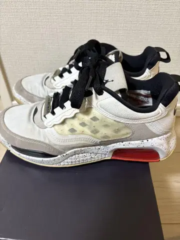조던 스니커즈 23.5cm