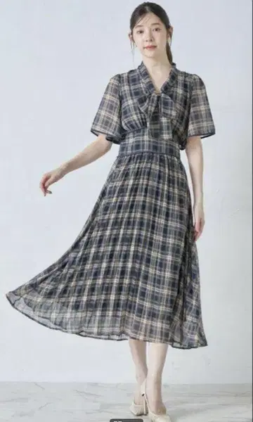 tocco closet 플레어 슬리브 체크 원피스