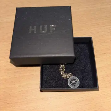 HUF 실버 로고 플레이트 목걸이