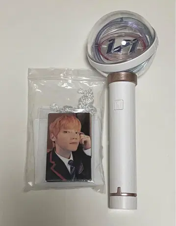 INI OFFICIAL LIGHT STICK 포토 카드 포함