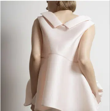 미사용 새상품! HEVE two charm blouse 피치 슬리브리스