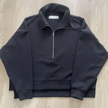 마마마 MARMARMAR 하프 지퍼 블랙 상의