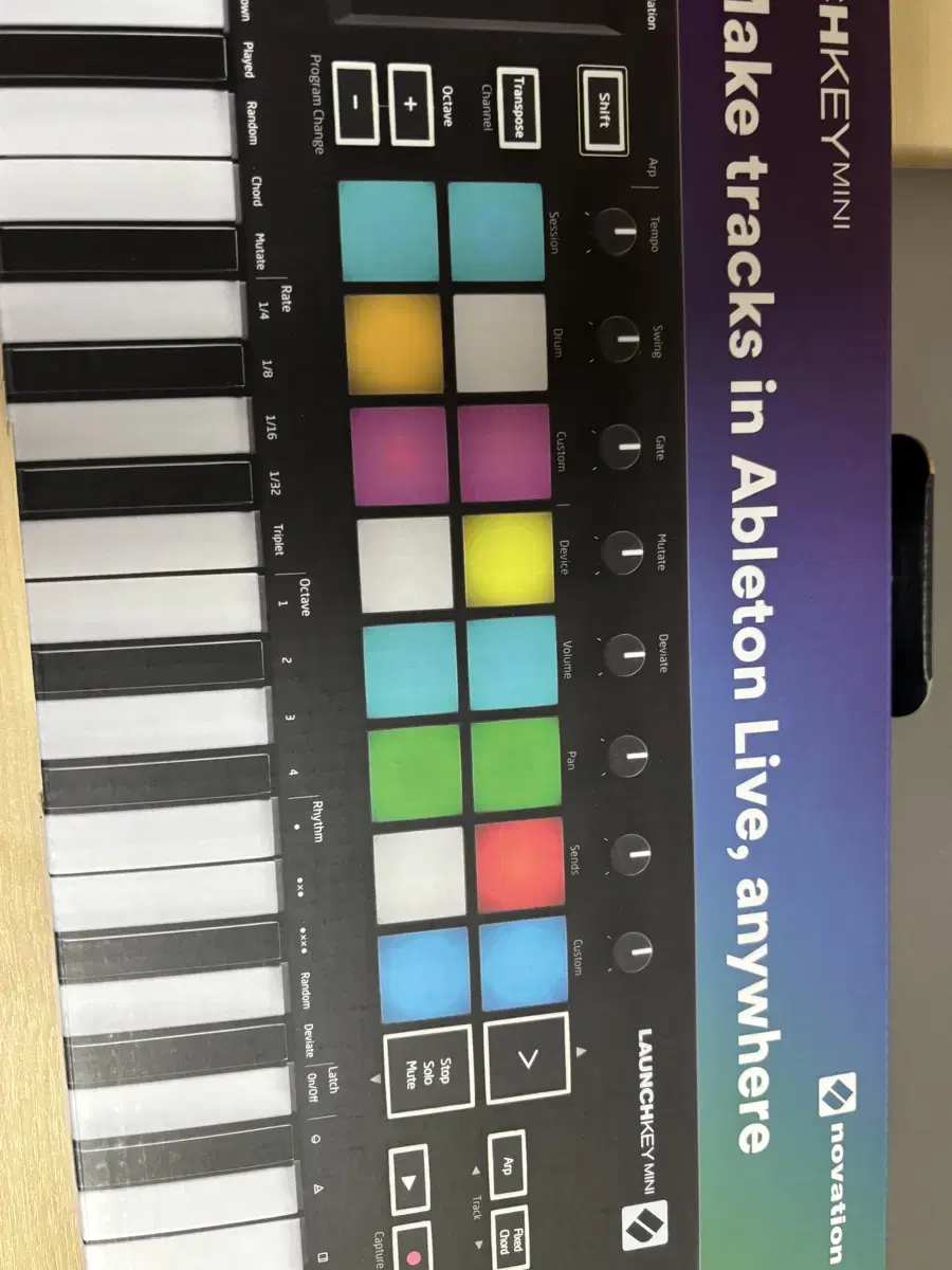 에이블톤 노베이션 런치키 3미니Novation Launchkey Mini