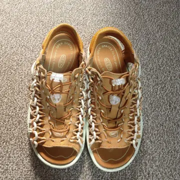KEEN UNEEK 킨 유니크 23.5cm