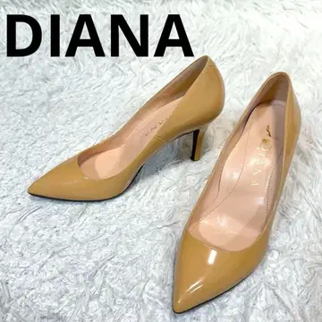 새상품급 다이애나 스틸레토 에나멜 펌프스 베이지 23.5cm
