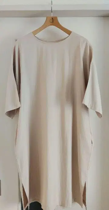 어반 리서치 원피스 베이지 반팔 여성용