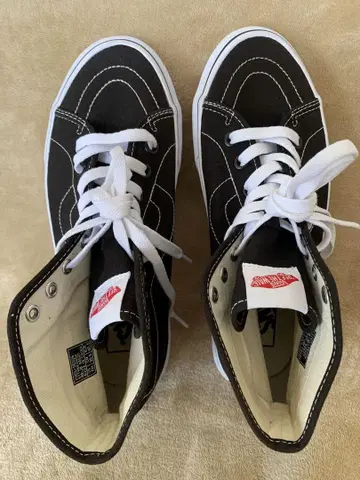 VANS 블랙 하이컷 스니커즈