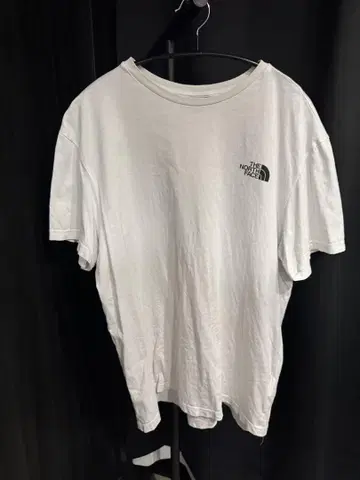 THE NORTH FACE 화이트 티셔츠 L 사이즈
