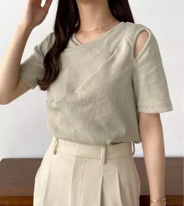 callautia 카라우티아 어깨가 파인 변형 리브 탑 L 사이즈