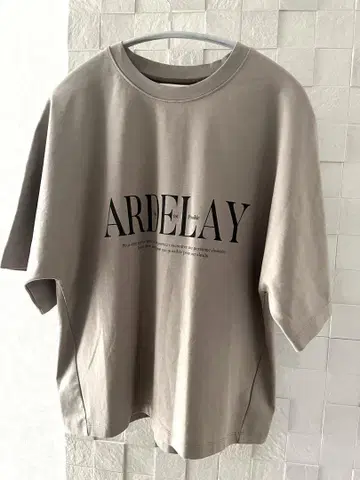 Gready Brilliant 로고 티셔츠