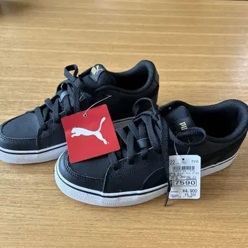 택 포함 새상품 PUMA 푸마 스니커즈 22.5