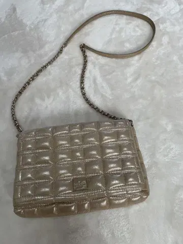 Kate spade 케이트 스페이드 골드 퀼팅 숄더백