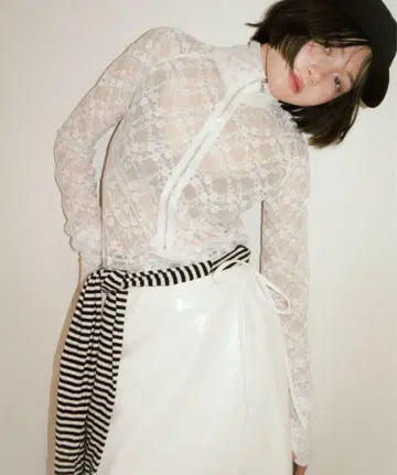 igi 이지 GLITTER LACE TOPS 레이스 탑 화이트