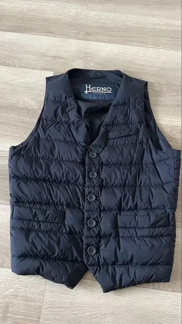 Herno 블랙 다운 베스트 S 사이즈 46