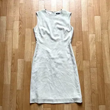 aquascutum 베이지 심플 원피스