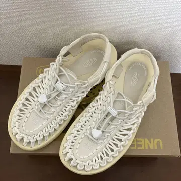 KEEN 유니크 화이트 24.5cm