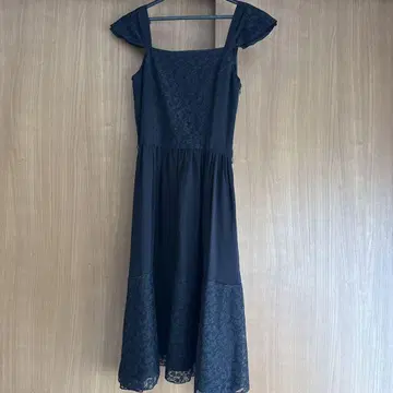 컬 파크 레인 블랙 슬리브리스 롱 원피스