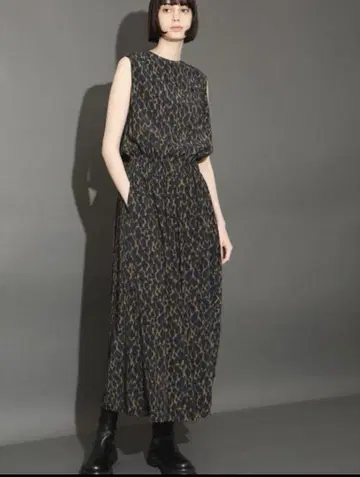 SACRA 사쿠라 LEOPARD 레오파드 카모플라쥬 슬리브리스 원피스
