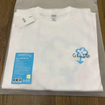 ILLIT GLLITER DAY in Seoul 티셔츠 화이트 M 사이즈