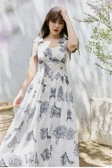 해바라기 프린트 미디 드레스 herlipto