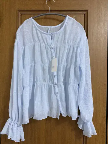 스카이블루 플레어 소매 튜닉