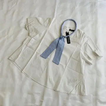 맥스앤코 상의 블라우스 화이트 넥타이 반팔 흰색 스트라이프
