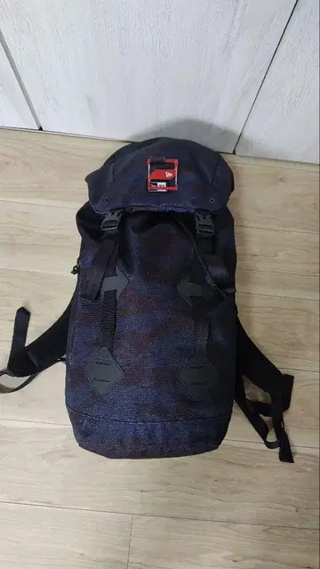 New Era 네이비 카모플라쥬 백팩 새상품급 모자 걸이 포함