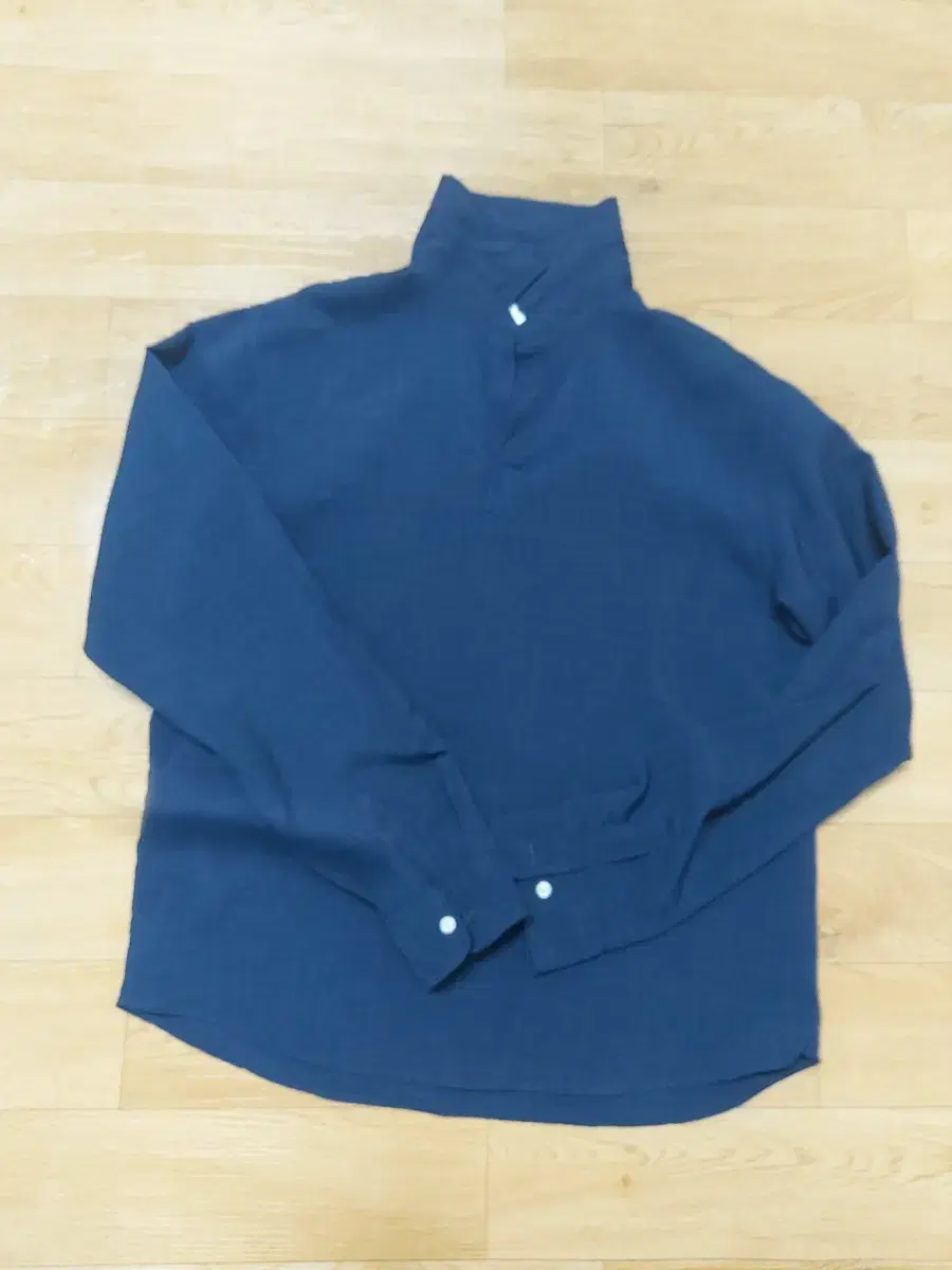 ETHOS Dress Shirt XL size, color is navy.