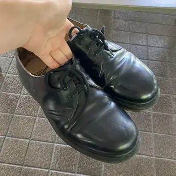 Dr. Martens 블랙 레이스업 슈즈