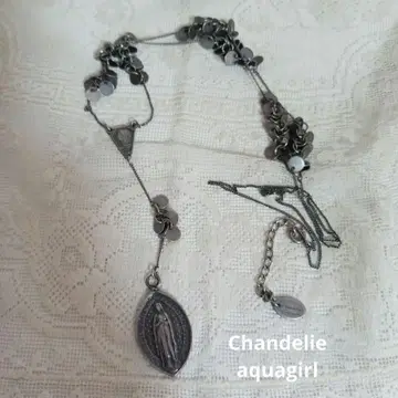 Chandelie aquagirl 로사리오 목걸이