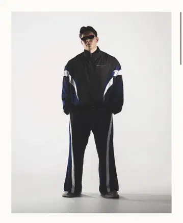 2LINE OVERSIZE TRACK JACKET V.2 네이비