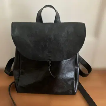 블랙 가죽 백팩 (Stitch)