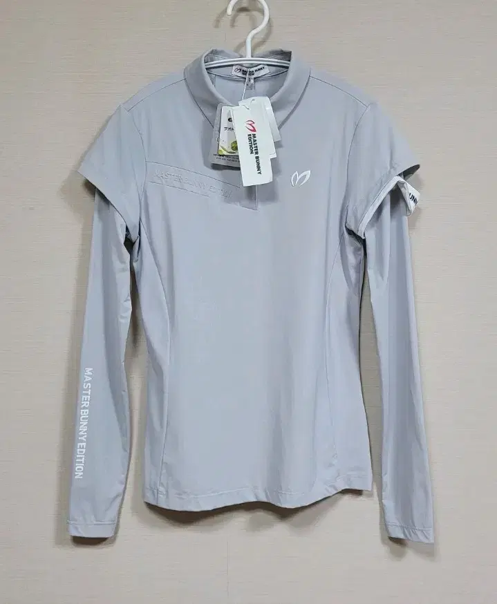 (New product) Masterbunnyedition Ice T-shirt
