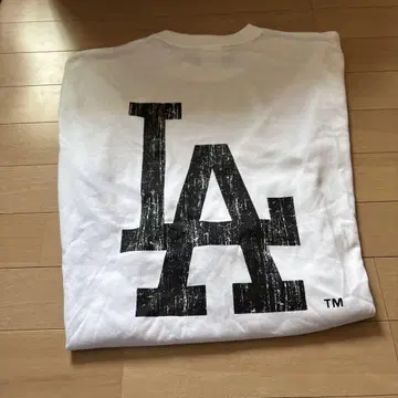 새상품 MLB LA 다저스 긴팔 티셔츠 M 사이즈
