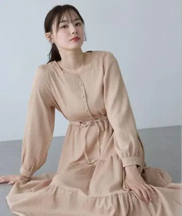 하트 넥 티어드 원피스 블루 이스트 Blue East