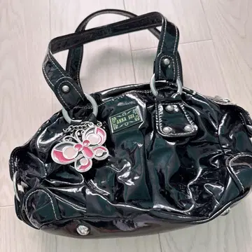 ANNA SUI 블랙 핸드백 나비 참 포함