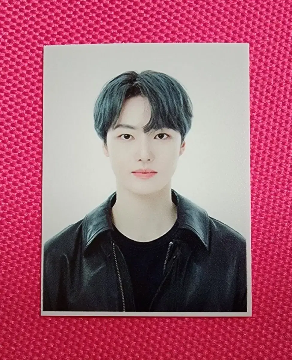 xikers junghoon Broadcast ID Photo