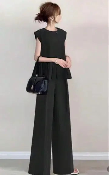 블랙 셋업 슬리브리스