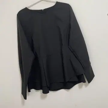 유어스 불규칙한 밑단 페플럼 블라우스