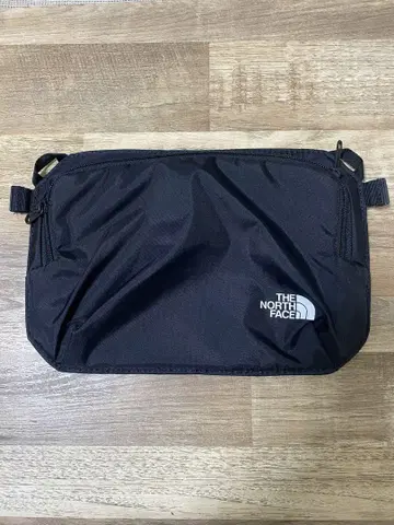 THE NORTH FACE 블랙 파우치