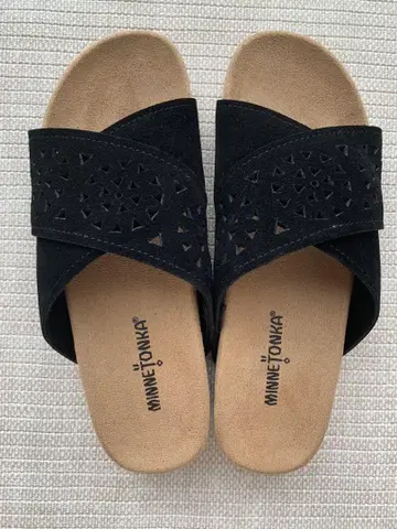 Minnetonka Miley 샌들 블랙 24cm