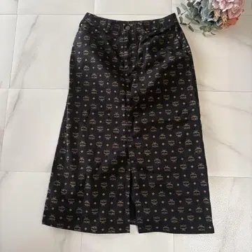 엠씨엠 MCM 스커트