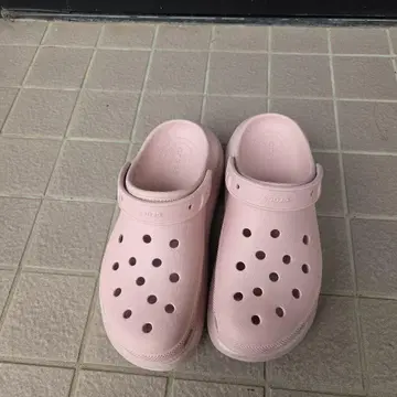 Crocs 통굽 핑크 크러쉬 클로그 샌들