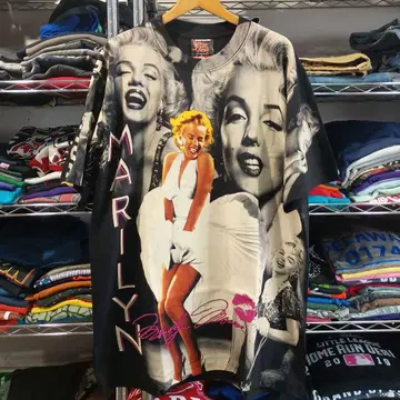마릴린 먼로 올 패턴 프린트 티셔츠 L