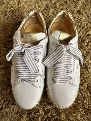 TOD'S 화이트 가죽 스니커즈 38 1/2