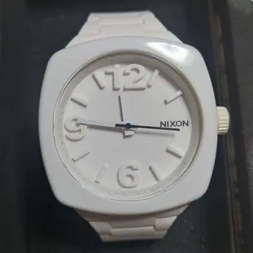 NIXON THE DIAL 화이트 50M 방수