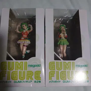 GUMI 피규어 2개 세트