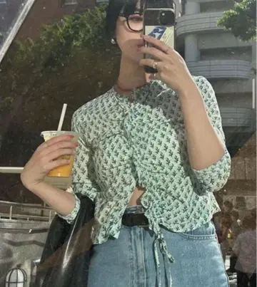 BACCA 리버티 프린트 개더드 프릴 블라우스