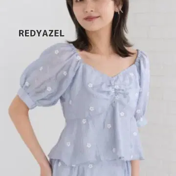 미사용 새상품 REDYAZEL 플라워 자수 페플럼 블라우스