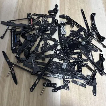 미니 사륜구동 FRP, 카본 단자재